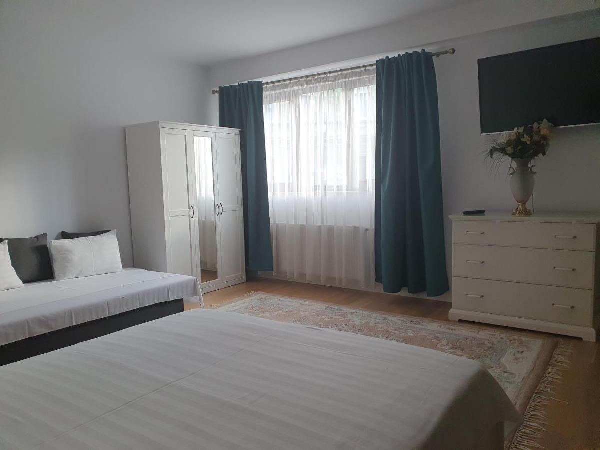 French Boutique Hotel Brassó Kültér fotó