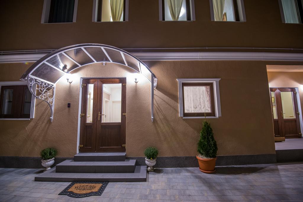 French Boutique Hotel Brassó Kültér fotó